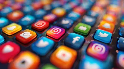 How to Use Social Media to Accelerate Your Real Estate Career